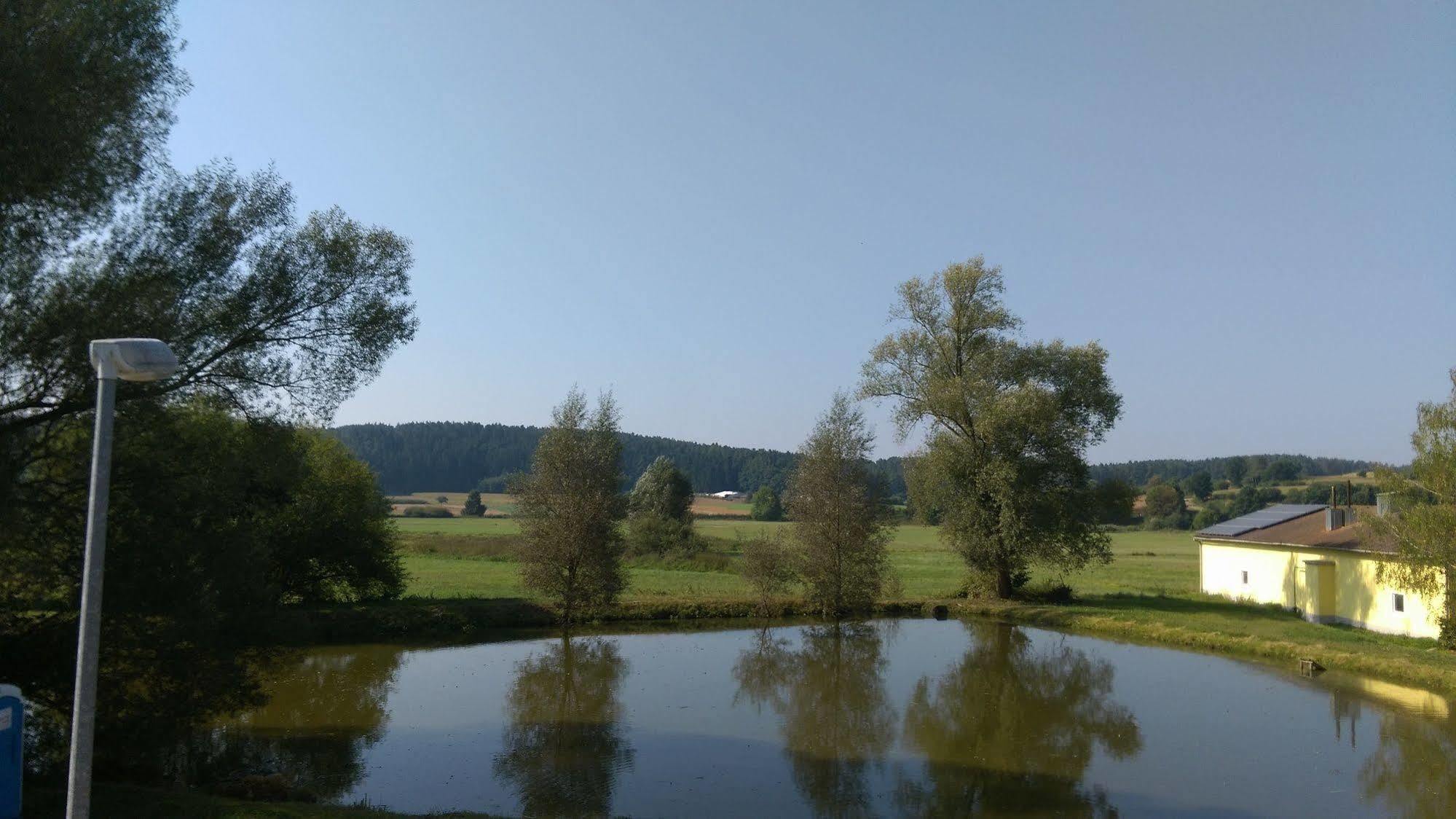 Gasthaus Pension Rezatgrund Windsbach Exterior foto
