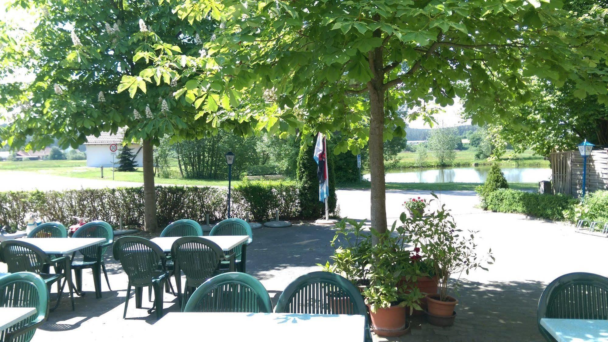 Gasthaus Pension Rezatgrund Windsbach Exterior foto